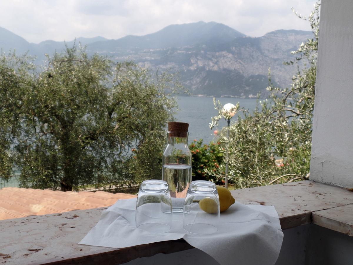 Piccolo Hotel Direkt Am See Brenzone sul Garda Exterior photo