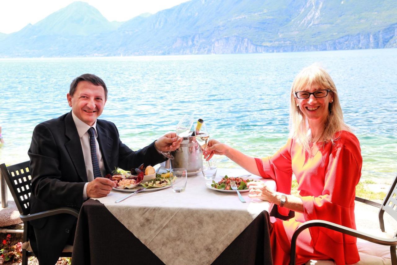 Piccolo Hotel Direkt Am See Brenzone sul Garda Exterior photo
