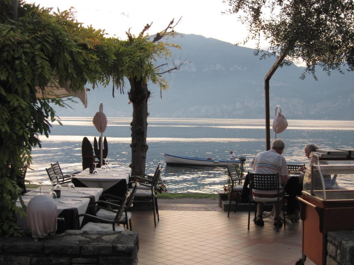 Piccolo Hotel Direkt Am See Brenzone sul Garda Exterior photo