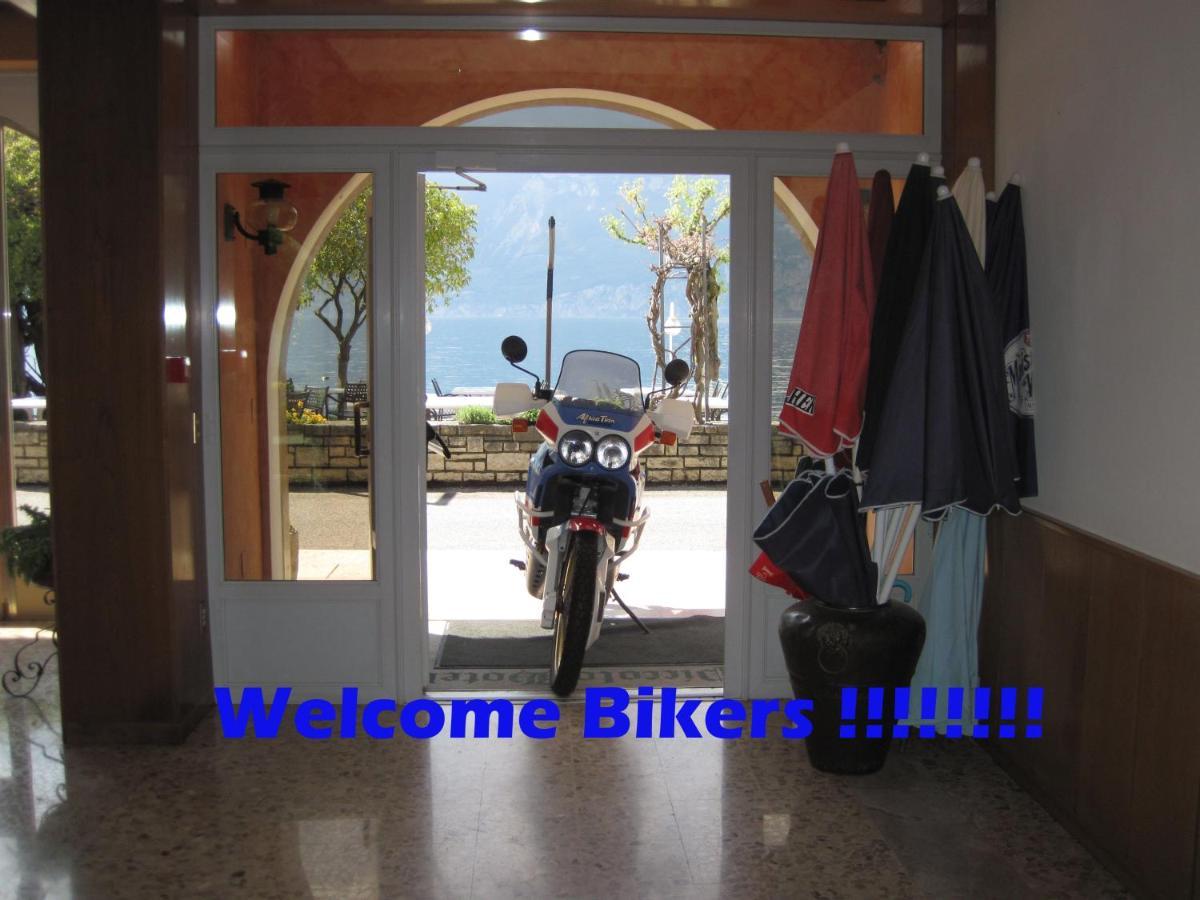Piccolo Hotel Direkt Am See Brenzone sul Garda Exterior photo